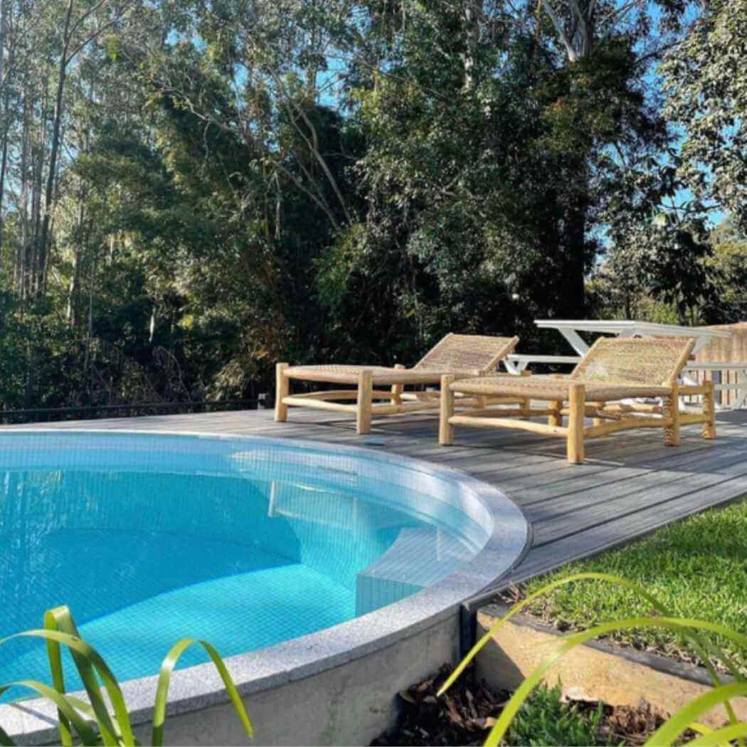 Stunning round Plunge Pool in a small courtyard