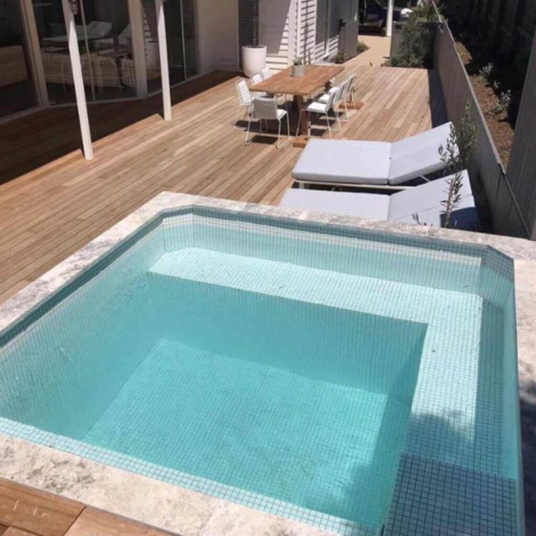 brisbane square plunge pool in small backyard