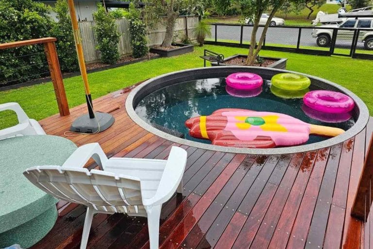 round plunge pool
