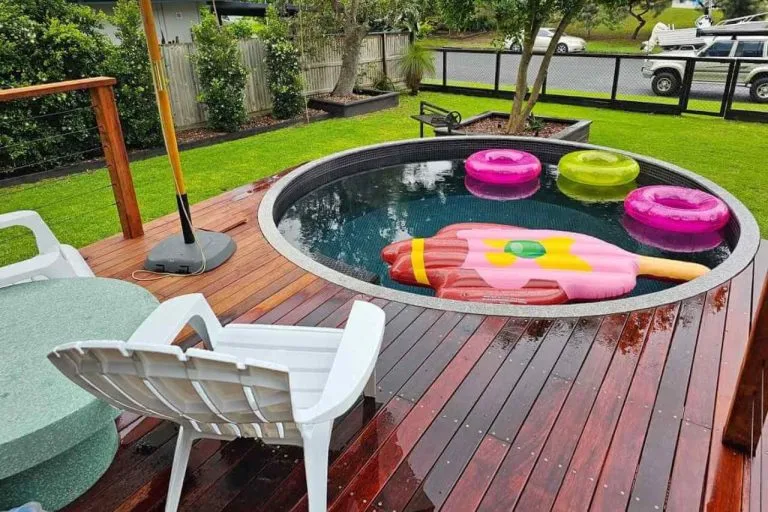 round plunge pool