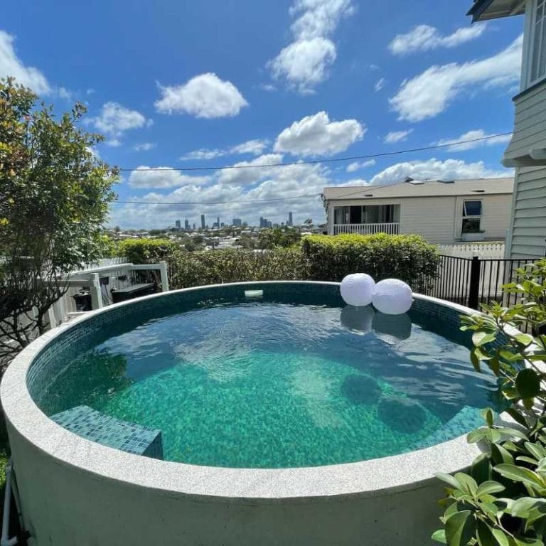 Above ground Round plunge pool