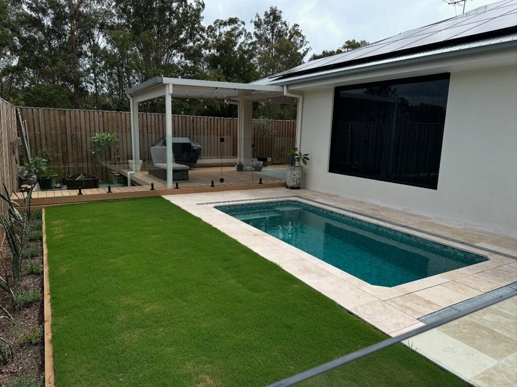 small plunge pool in highgate hill